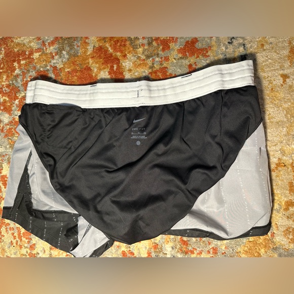Nike Shorts (discontinued) (Black) - Picture 3 of 6